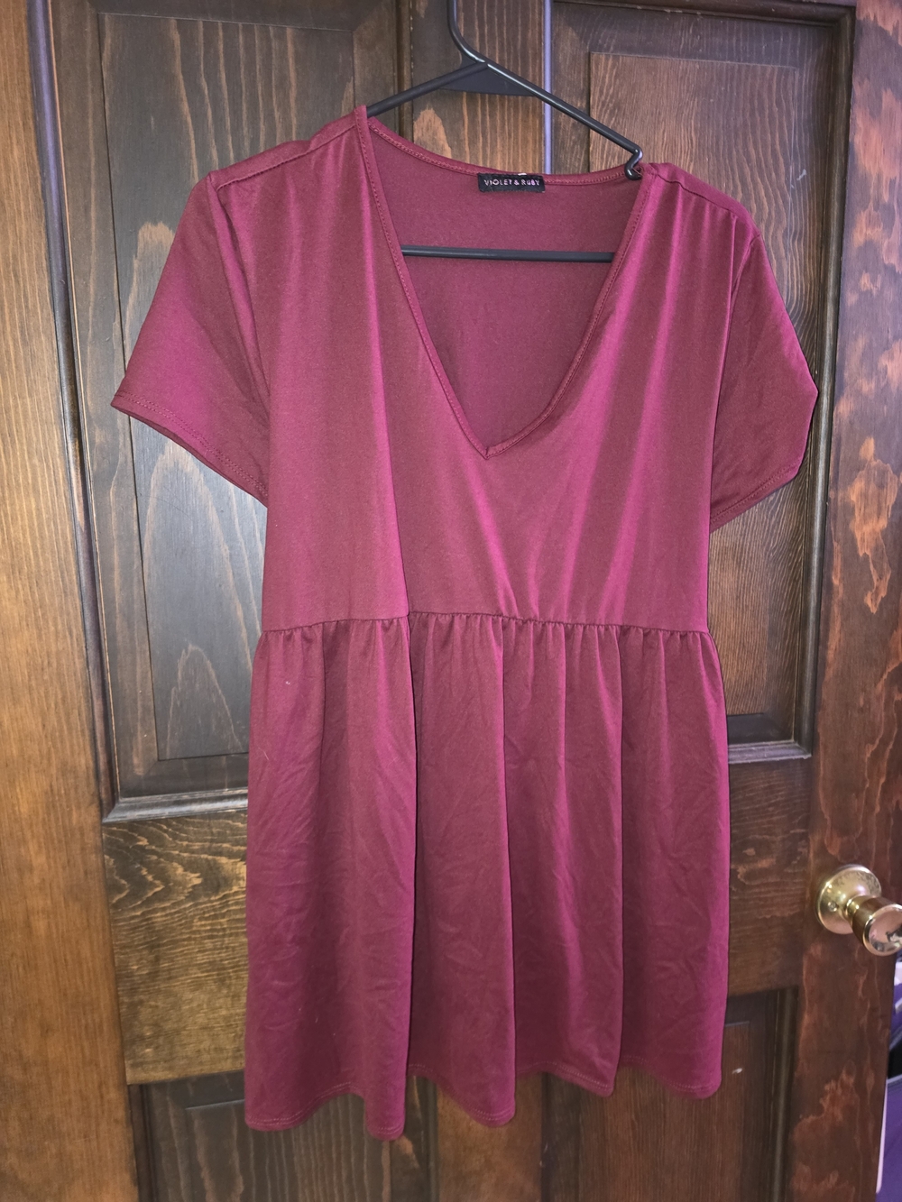 Violet & Claire Short Sleeve V-Neck Babydoll Top - Burgundy